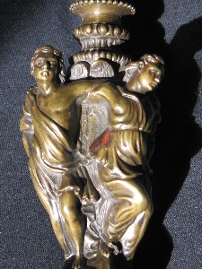 Parte di calice in bronzo